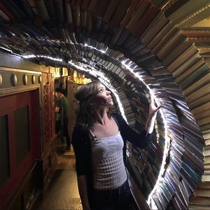 Meet your Posher, Laura